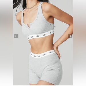 Like-New Pink Alo Icon Ribbed Henley Boyshort&Bra set- Small. PERFECT condition